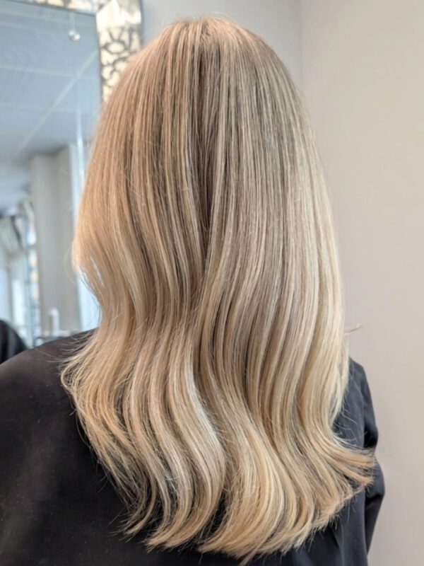 AirTouch Blonde – soft, natürlich & elegant ✨ Ein wunderschönes Blond mit feinen, nahtlosen Übergängen…